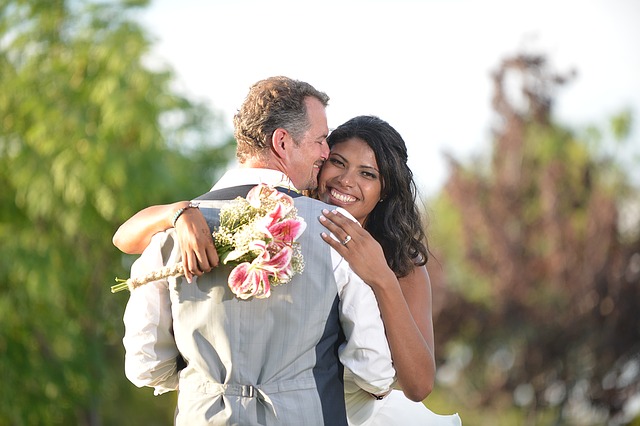 What a smile for this bride she's so joyful!
